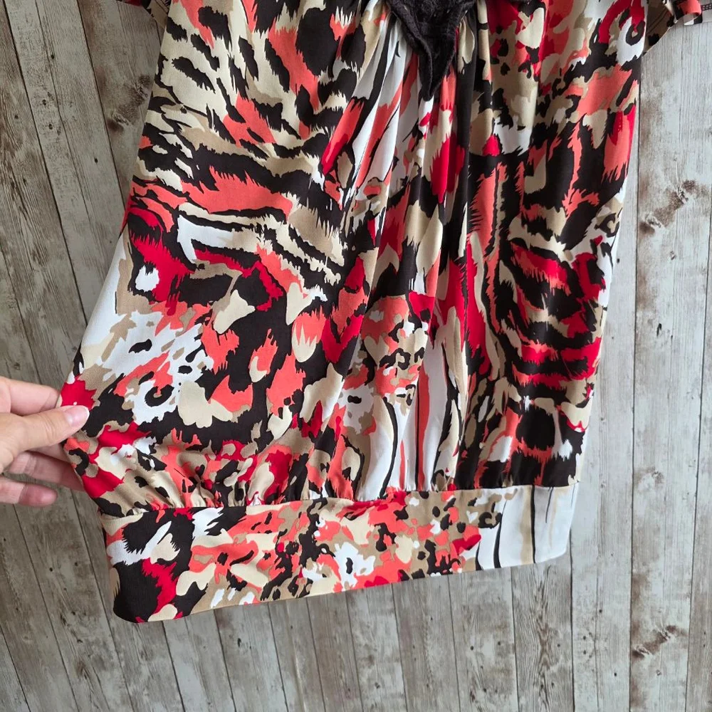 Women's Harve Benard Abstract V-Neck Blouse Red Brown Size S